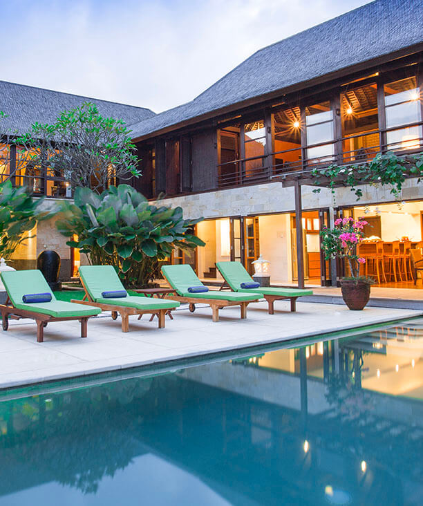 Villa Bayu Gita Residence - Poolside at night